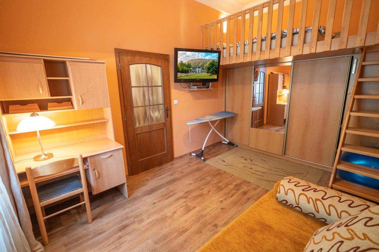 Apartment Ferdinand Karlsbad Exteriör bild